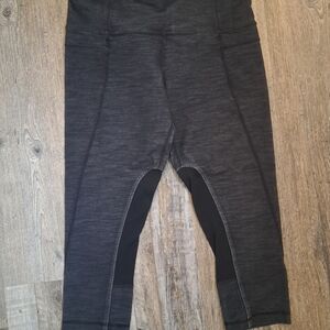 Lululemon Athletica Charcoal Cropped Leggings | Size 6